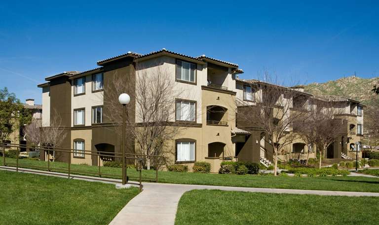 Castlerock Apartments | 5700 Lochmoor Dr, Riverside, CA 92507, USA | Phone: (951) 682-8444