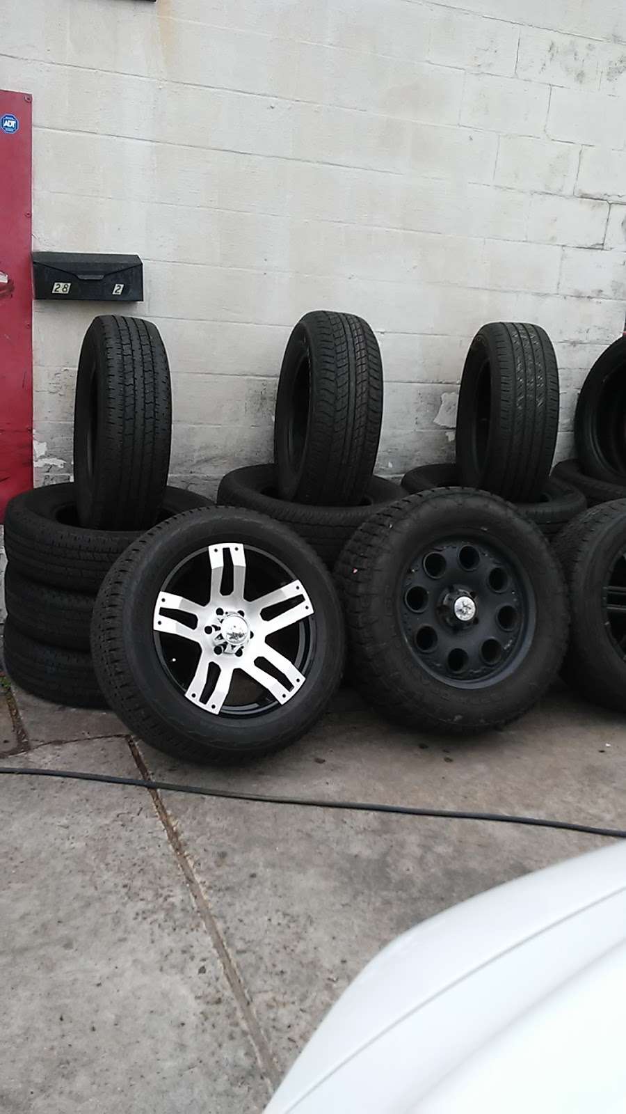 Cheos Tire Shop | 2828 25th Ave N, Texas City, TX 77590 | Phone: (409) 948-2300