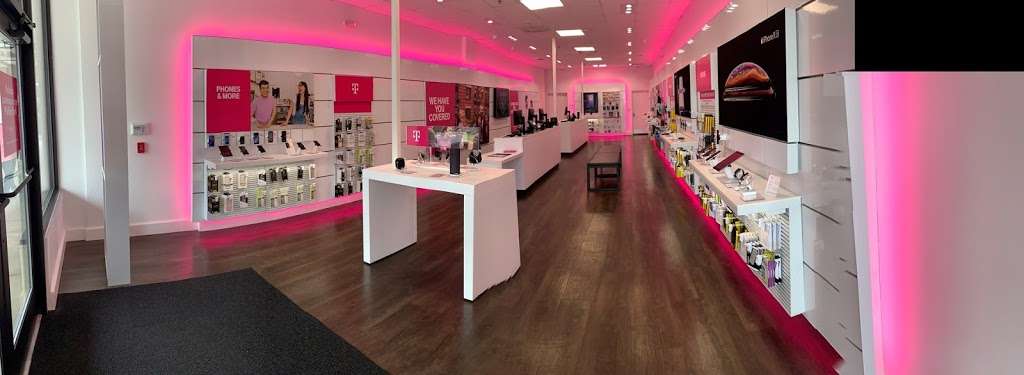 T-Mobile | 1991 Sproul Rd Space 38B, Broomall, PA 19008, USA | Phone: (610) 356-1928