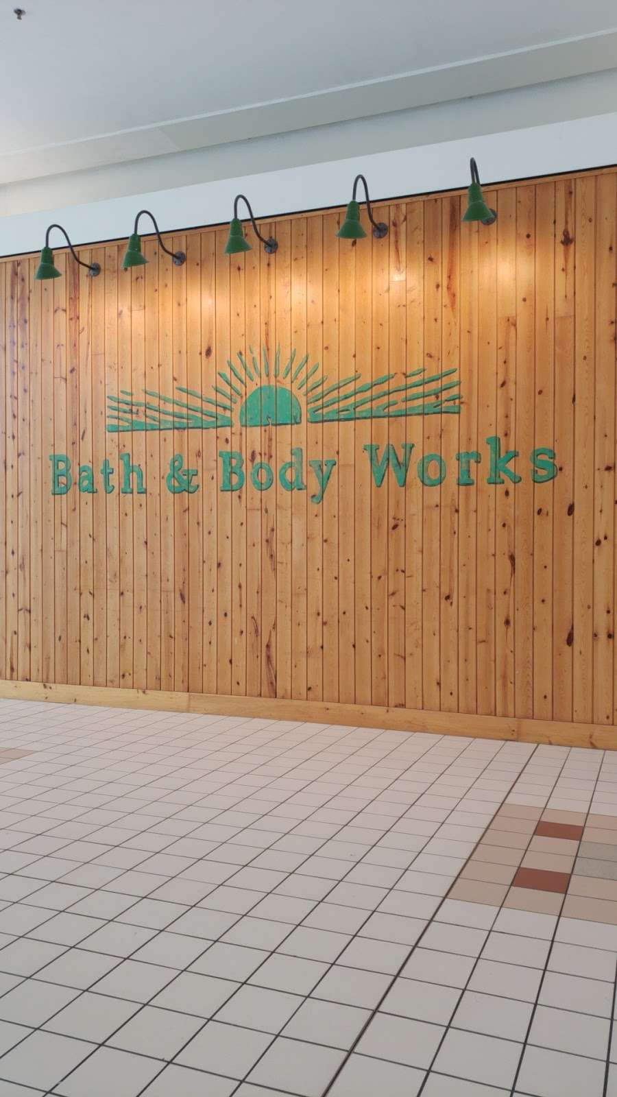 Bath & Body Works | 474 EAGLE, Ridge St, Lake Wales, FL 33853, USA | Phone: (863) 676-5092