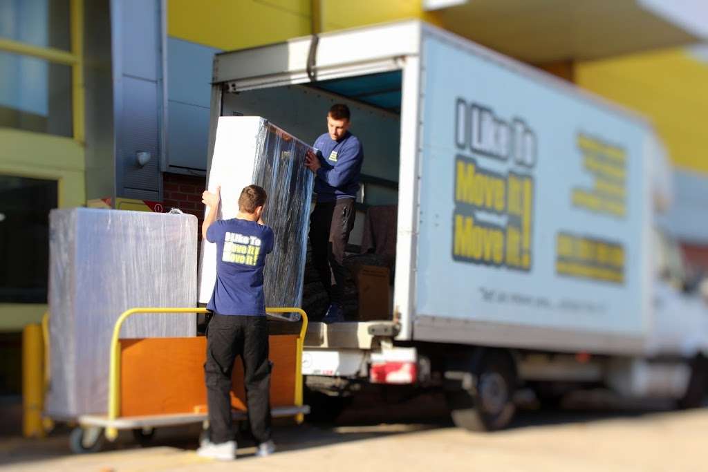 I Like To Move It Move It Removals Ltd | 137 Nether St, London N12 8ES, UK | Phone: 020 7101 4159
