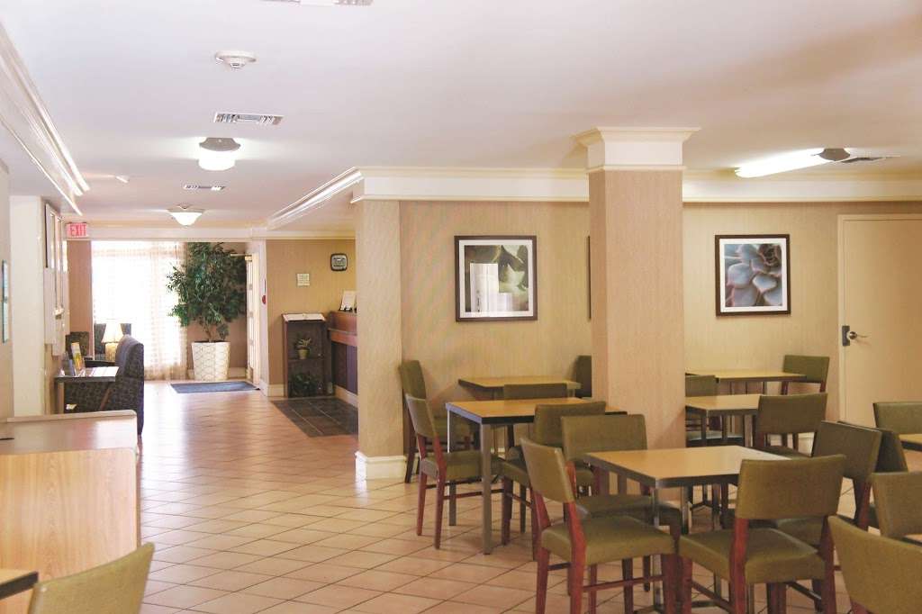 La Quinta Inn Houston Greenway Plaza Medical Area | 4015 Southwest Fwy, Houston, TX 77027, USA | Phone: (713) 623-4750