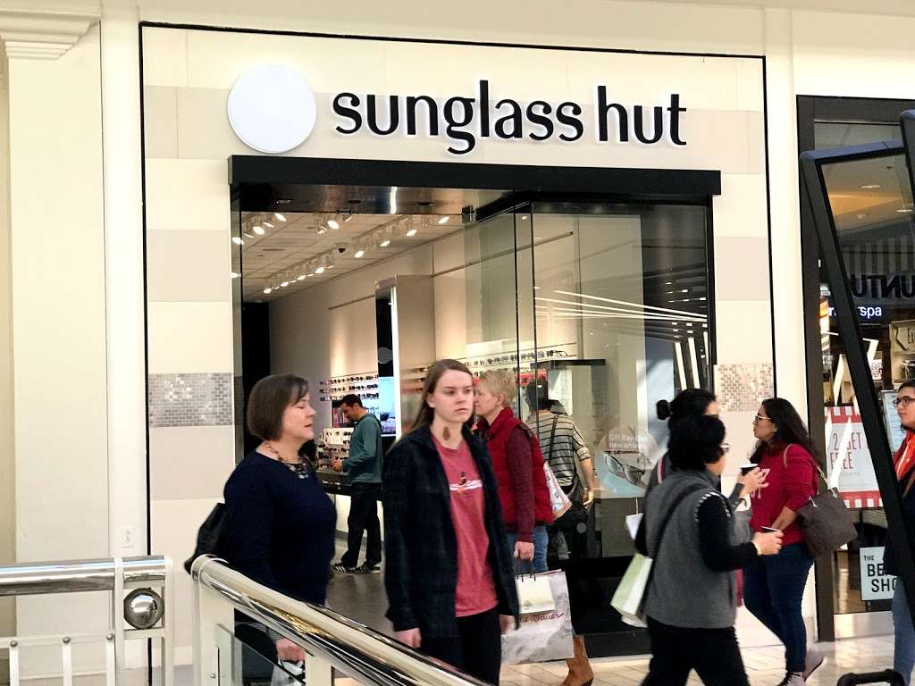 Sunglass Hut | 7957 Tysons Corner Ctr #G10U, McLean, VA 22102, USA | Phone: (703) 893-6447