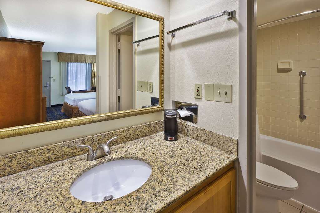 Best Western Dulles Airport Inn | 45440 Holiday Dr, Sterling, VA 20166 | Phone: (703) 471-8300