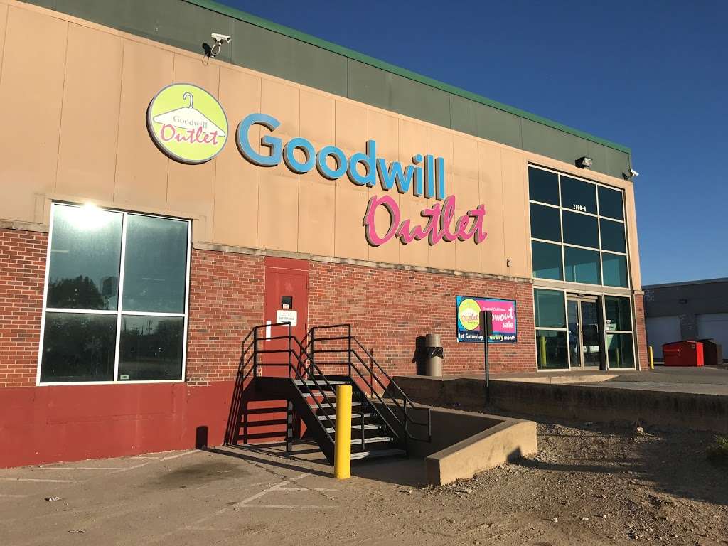 Goodwill Outlet Store | Shadeland Commerce Center, 2900 Shadeland Ave, Indianapolis, IN 46219 | Phone: (317) 542-0634