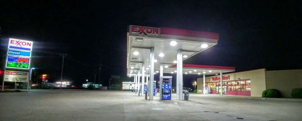 Exxon | 20275 Interstate Hwy 37, Elmendorf, TX 78112, USA | Phone: (210) 621-0221