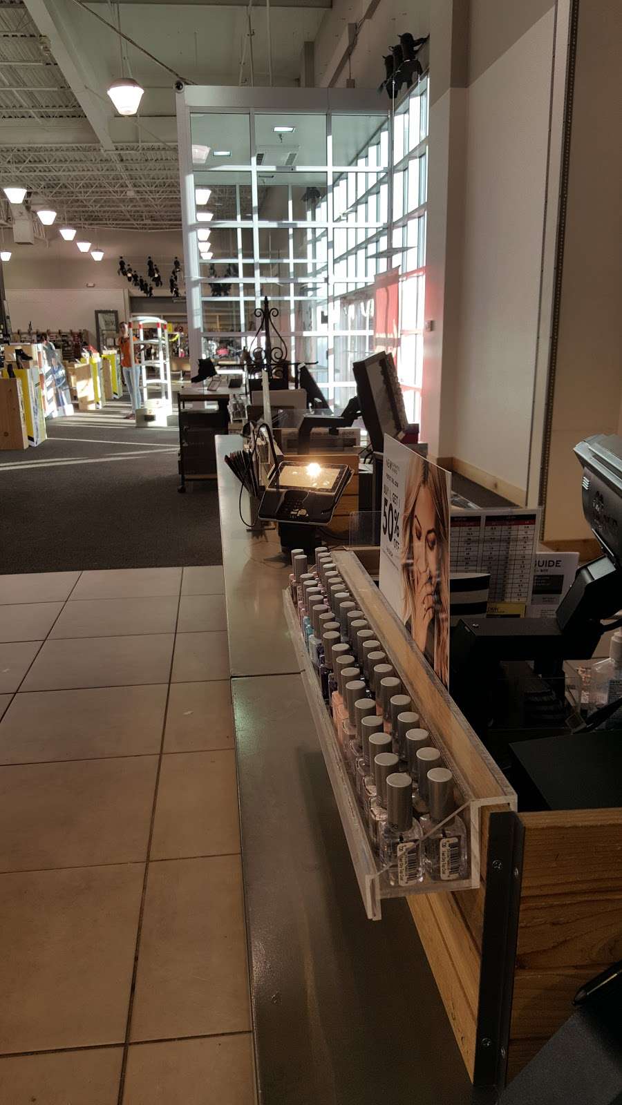 DSW Designer Shoe Warehouse | 2320 Chemical Rd, Plymouth Meeting, PA 19462, USA | Phone: (610) 941-3663