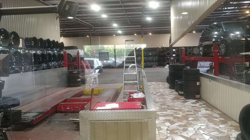 Jhonnys Tire Shop | 142 W Mt Houston Rd, Houston, TX 77037, USA | Phone: (832) 248-0012