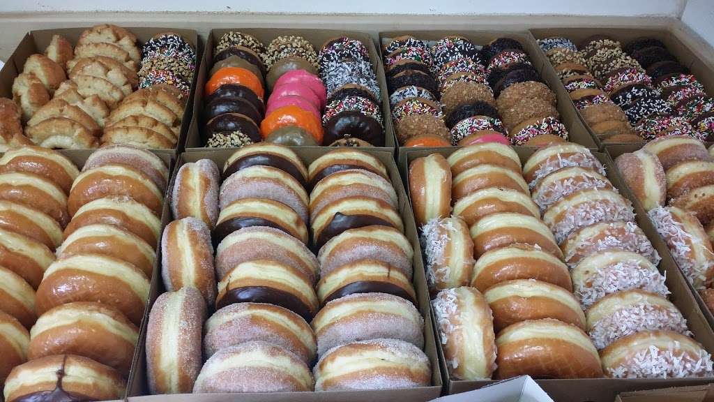 Angel Doughnuts | 141 Ventura St, Fillmore, CA 93015, USA | Phone: (805) 524-1066