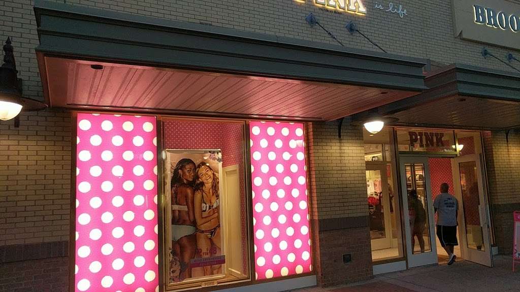 Victorias Secret & PINK | 1847 Village West Pkwy K-105, Kansas City, KS 66111 | Phone: (913) 249-3765