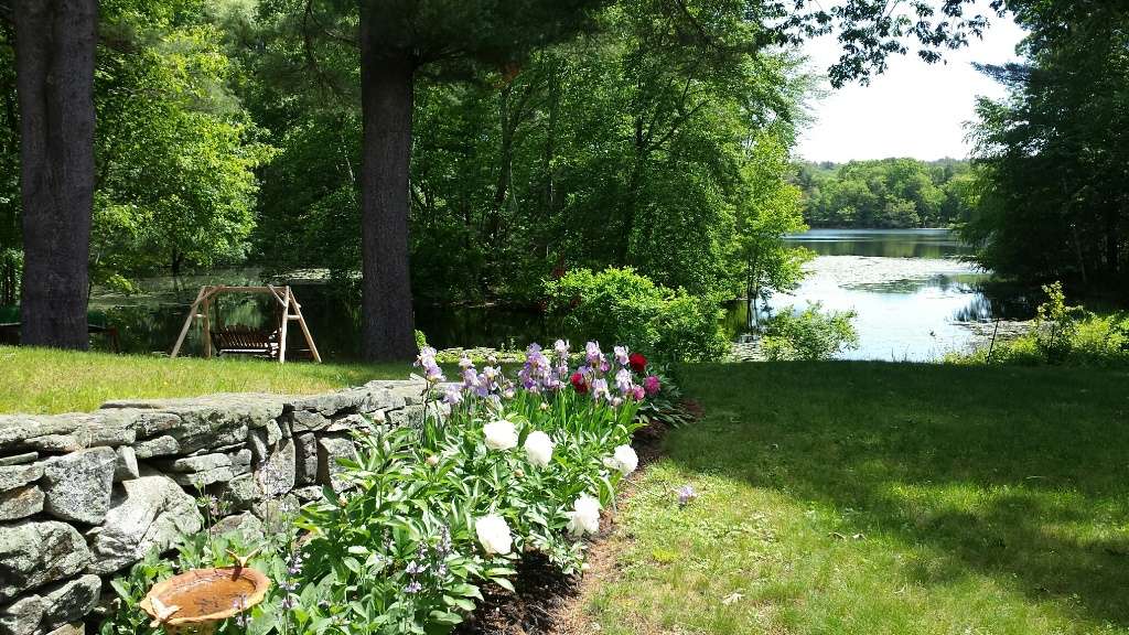 West Pond Inn | 48 Hudson Rd, Bolton, MA 01740, USA | Phone: (978) 333-6296