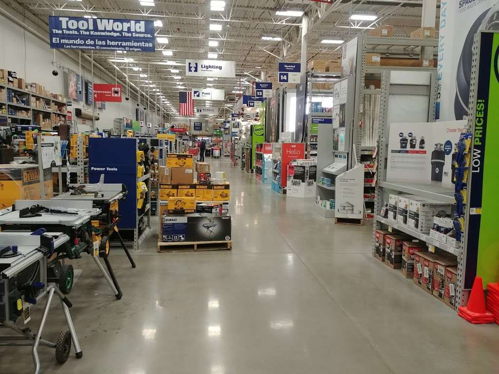 Lowes Home Improvement | 955 Randall Rd, St. Charles, IL 60174 | Phone: (630) 338-4000
