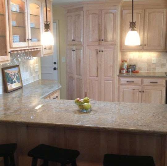 CUSTOM CABINETS BY LAWRENCE CONSTRUCTION INC | 1427 Merriam Ln, Kansas City, KS 66103 | Phone: (913) 208-9797