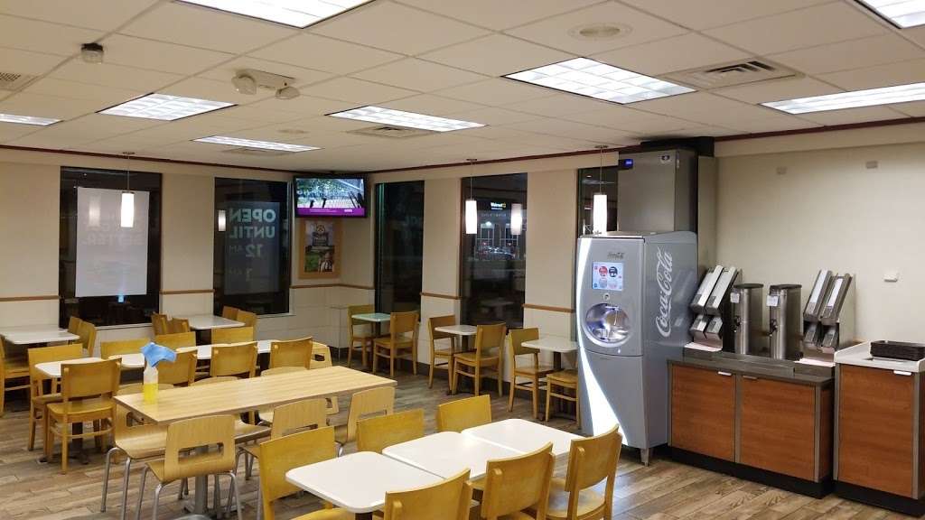 Wendys | 5219 NE Chouteau Trafficway, Kansas City, MO 64119, USA | Phone: (816) 454-5564