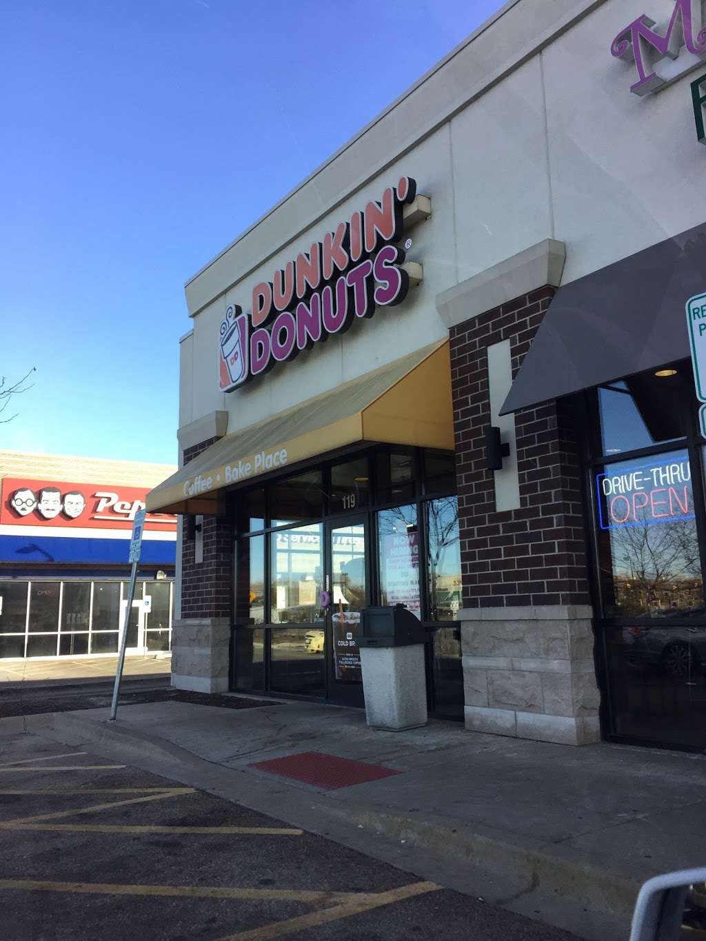 Dunkin Donuts | 2933 Kirk Rd a, Aurora, IL 60502 | Phone: (630) 978-1347