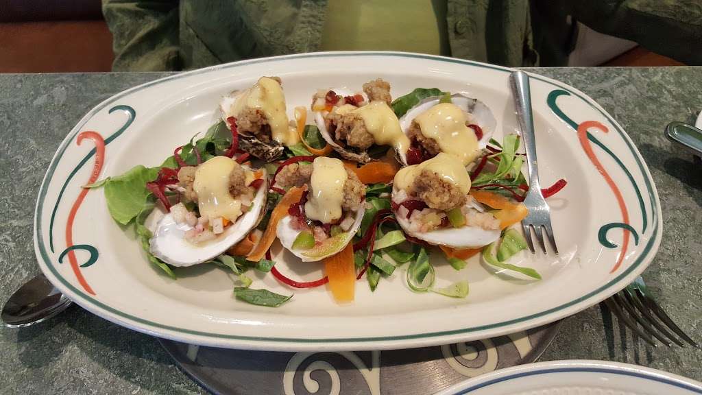 Good News Restaurant and Bar | 694 Main St S, Woodbury, CT 06798, USA | Phone: (203) 266-4663