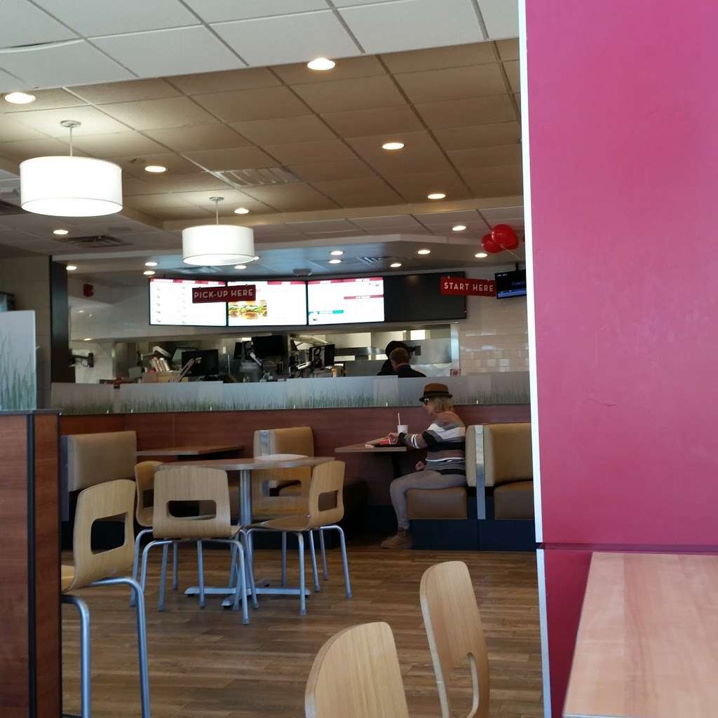 Wendys | 95 Oyster Creek Dr, Lake Jackson, TX 77566, USA | Phone: (979) 258-5495