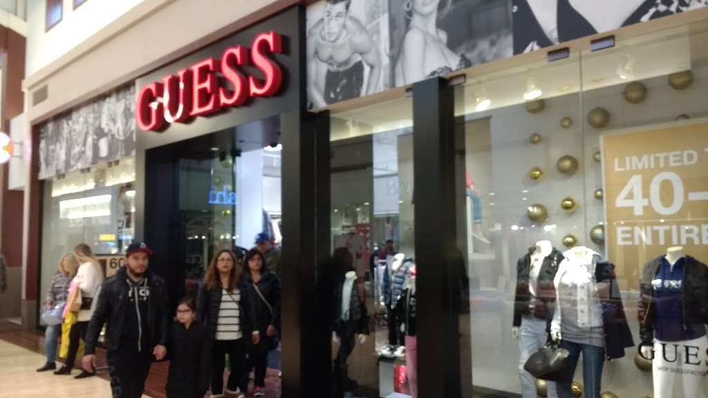 GUESS Factory | 6170 W Grand Ave #733, Gurnee, IL 60031, USA | Phone: (847) 855-1440