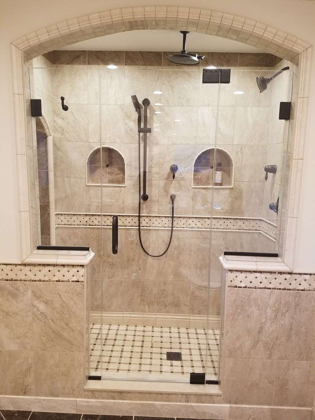 Master Shower Doors | 1712 Ogletown Rd, Newark, DE 19711, USA | Phone: (302) 368-7888