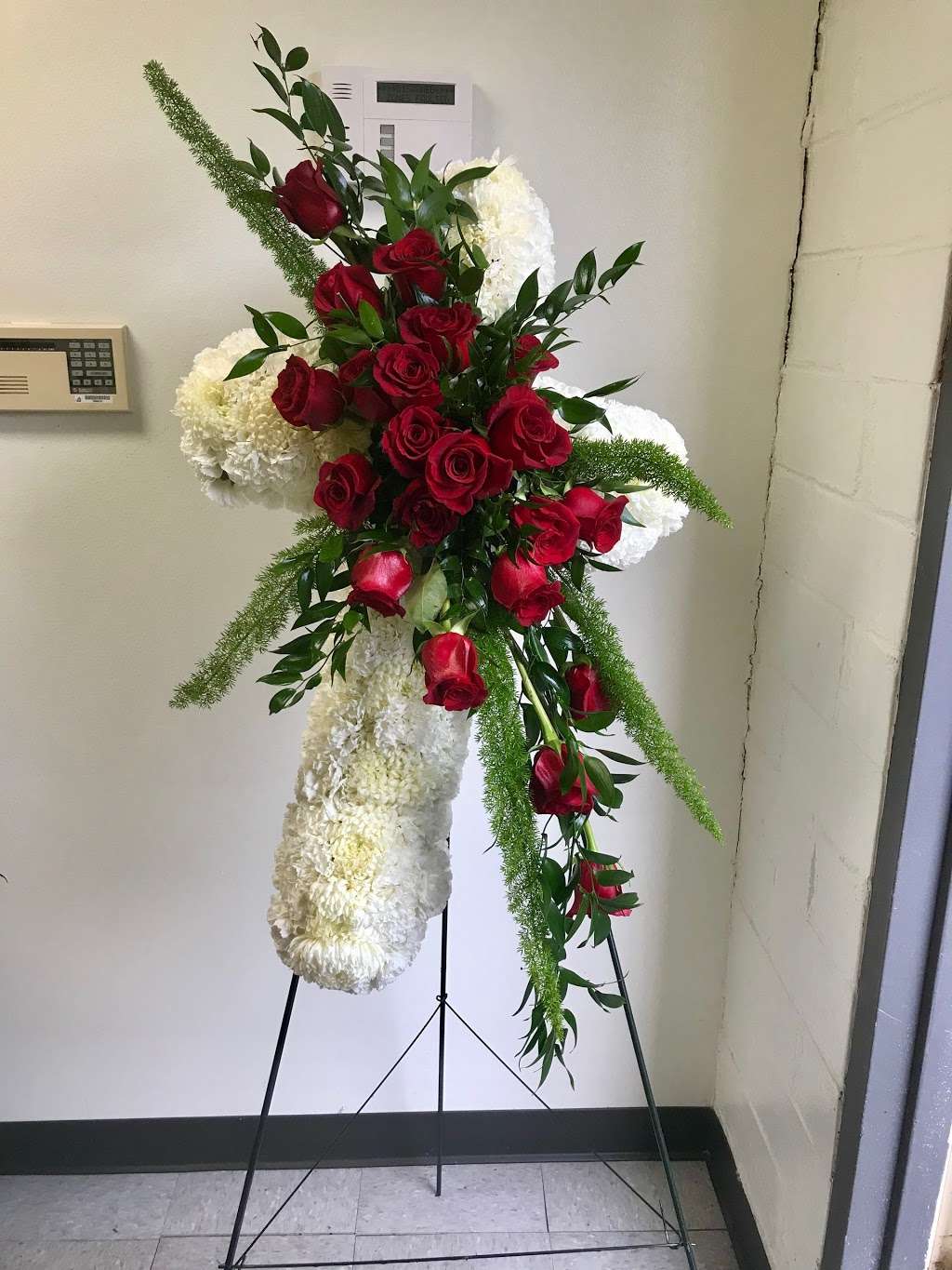 Willowbrook Florist | 9705 Mills Rd, Houston, TX 77070 | Phone: (832) 604-6386