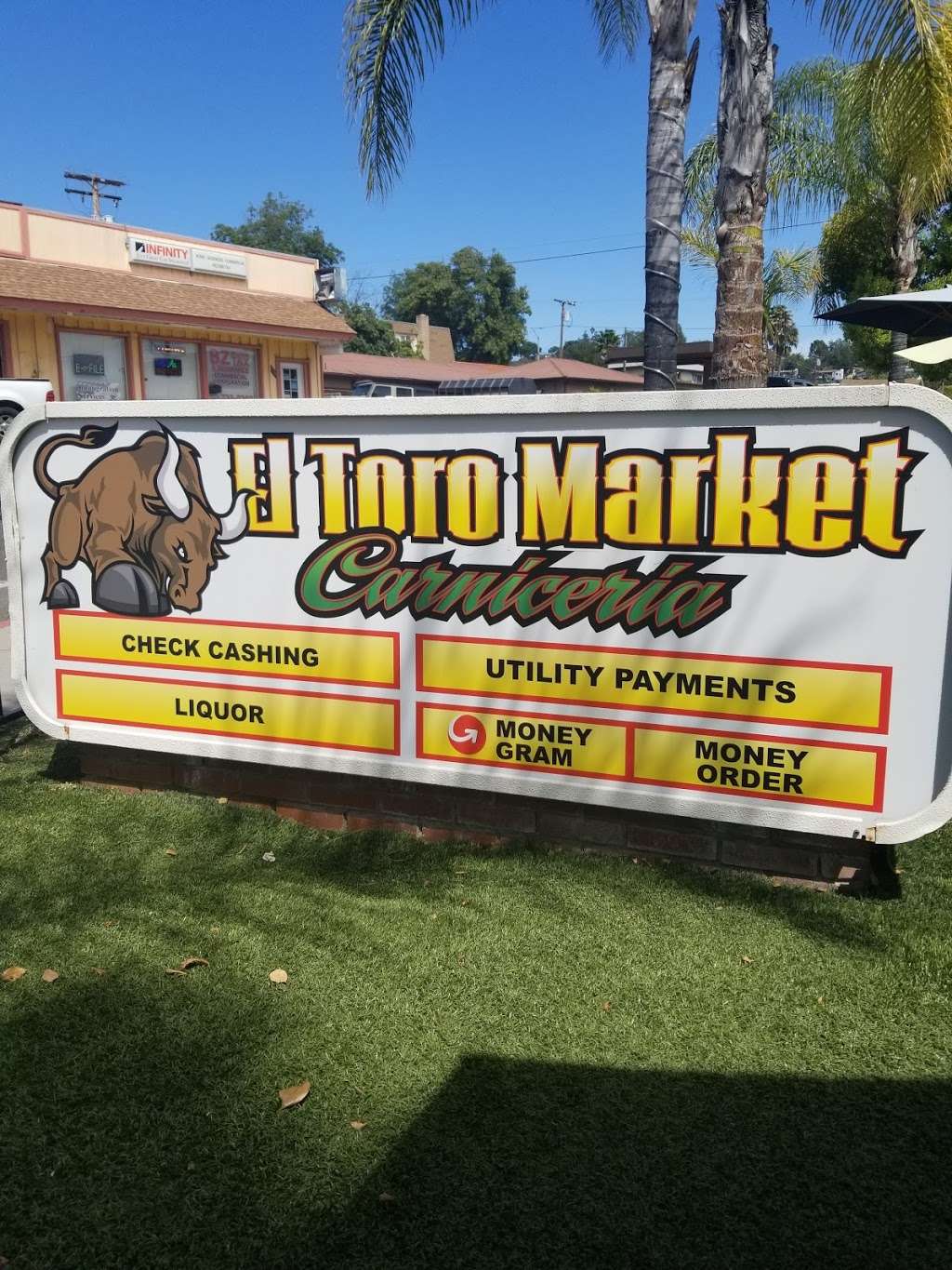El Toro Market | 337 N Main Ave, Fallbrook, CA 92028, USA | Phone: (760) 731-2352