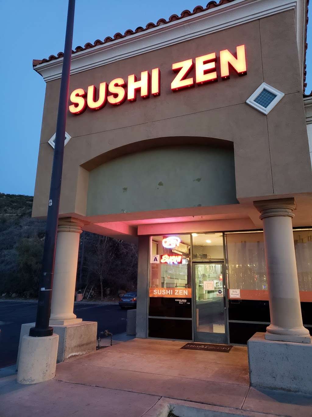 Sushi Zen | 31500 Grape St #1, Lake Elsinore, CA 92532, USA | Phone: (951) 245-7105