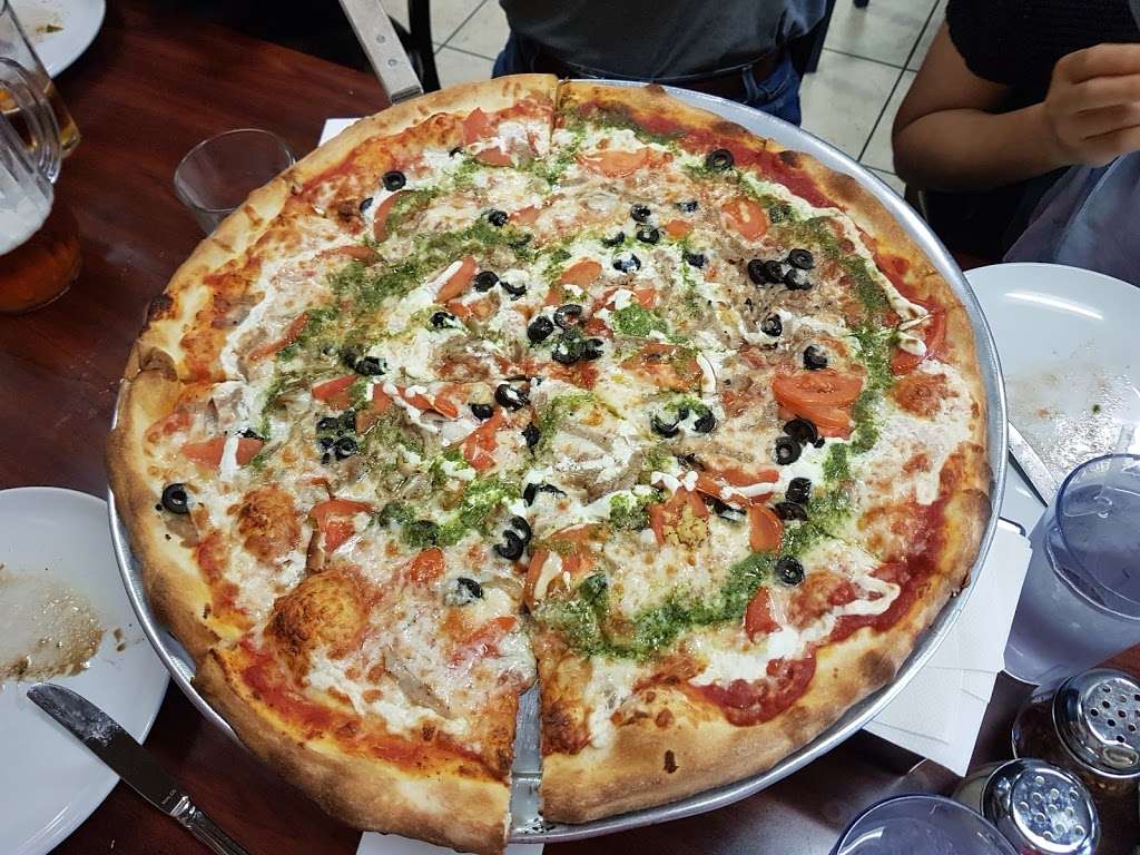 Giovannis New York Pizzeria | 1127 Lawrence Expy, Sunnyvale, CA 94089 | Phone: (408) 734-4221