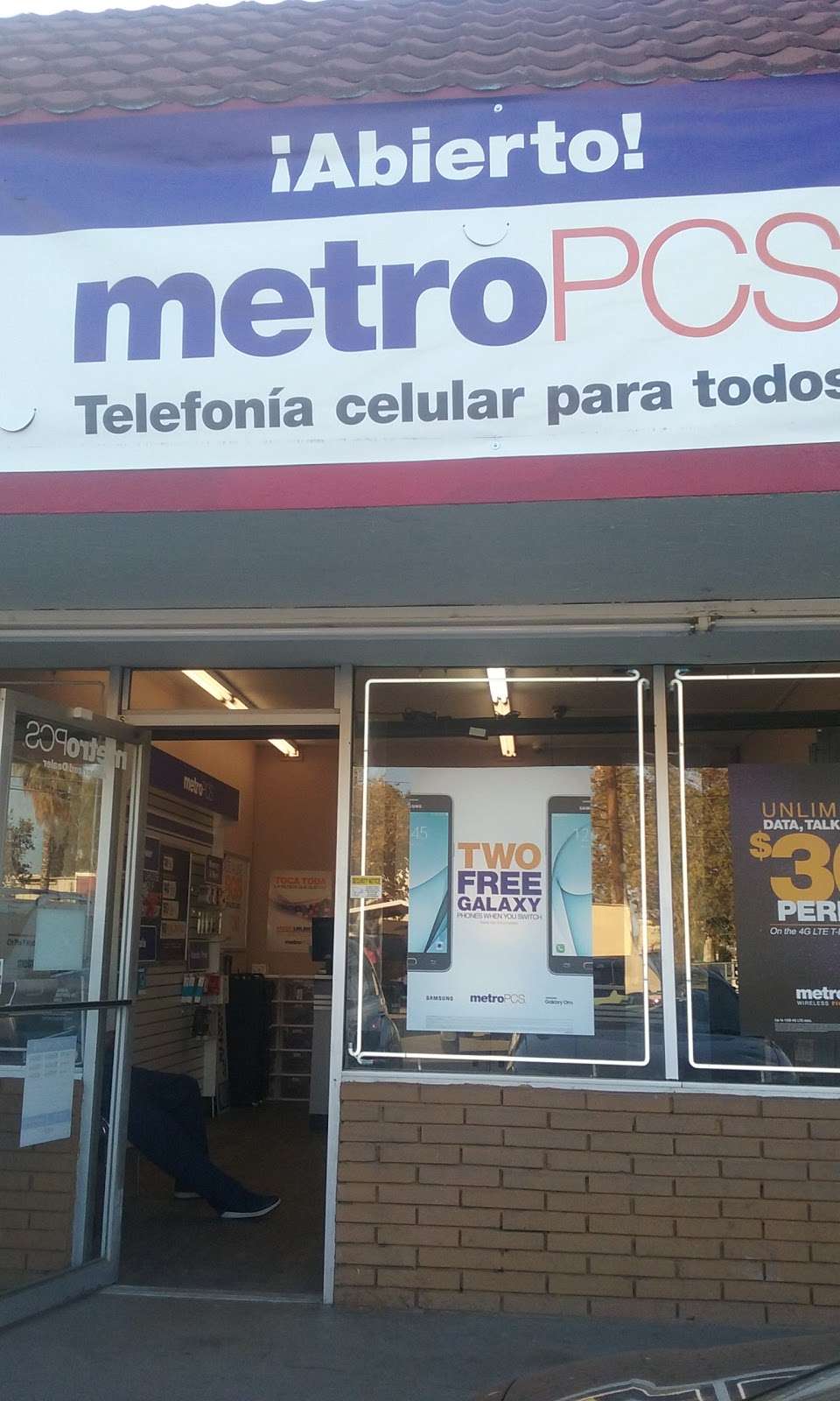 Metro by T-Mobile | 8978 Limonite Ave, Riverside, CA 92509, USA | Phone: (951) 777-8395