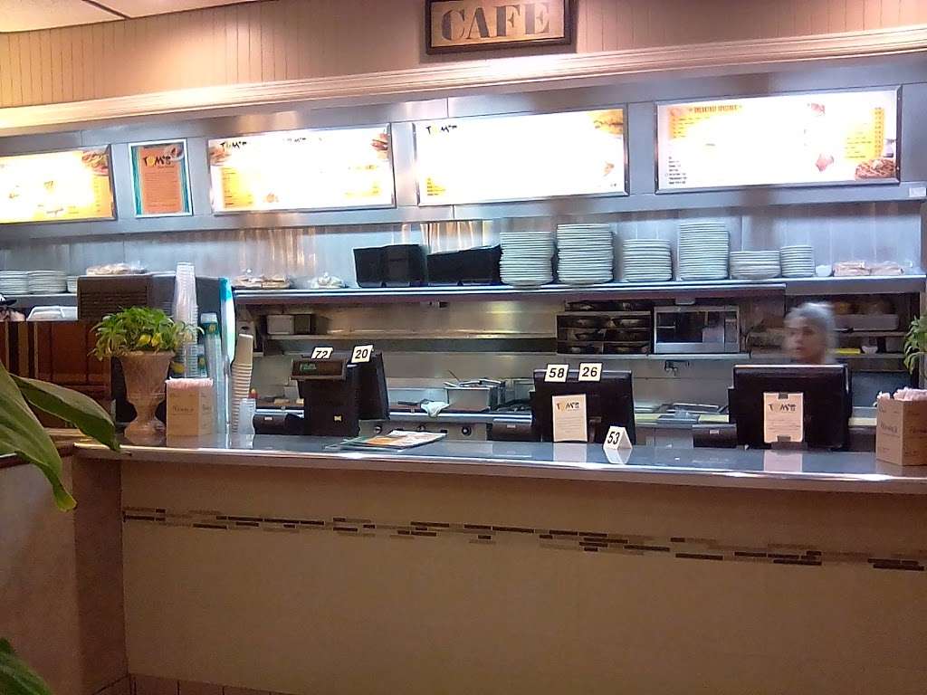 Toms Burgers 21 | 14084 Amargosa Rd, Victorville, CA 92392, USA | Phone: (760) 241-7770