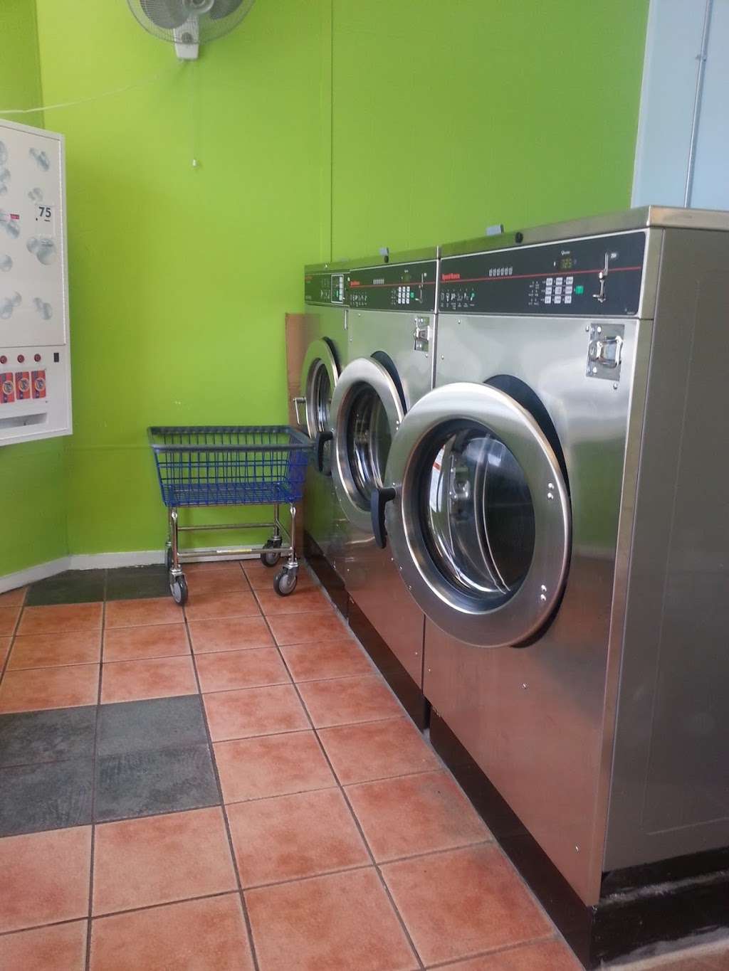 Star Cleaners & Laundromat | 2 Main St, Marlborough, MA 01752, USA | Phone: (508) 229-0839