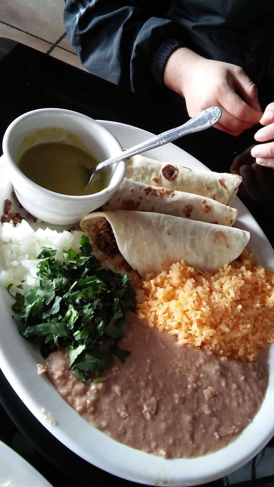 Morelia Restaurant #1 | 2707 W Jefferson Blvd, Dallas, TX 75211, USA | Phone: (214) 330-8223