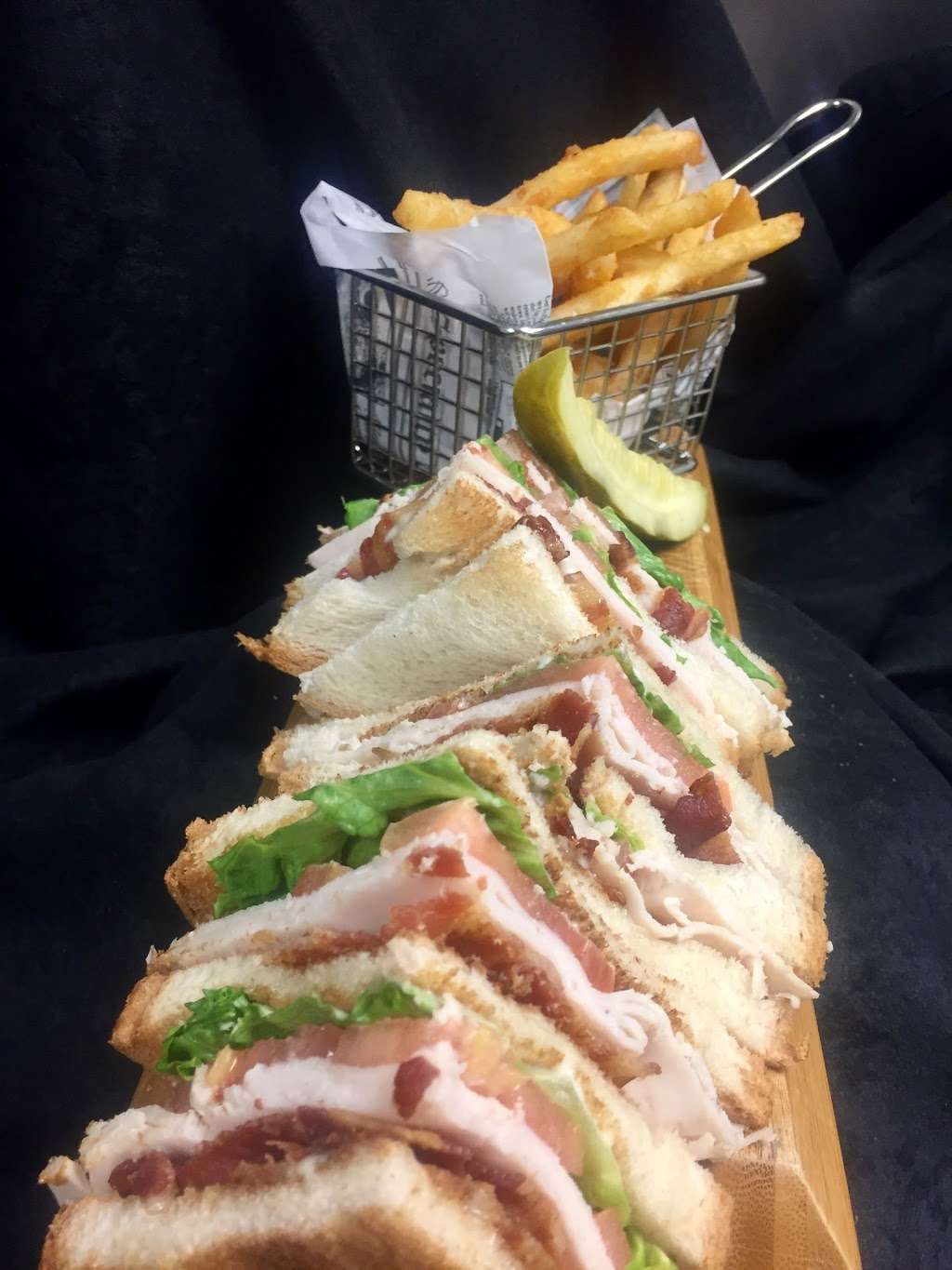 Port South Bar & Grill | 4000 S Ocean Dr, Hollywood, FL 33019, USA | Phone: (954) 367-1115