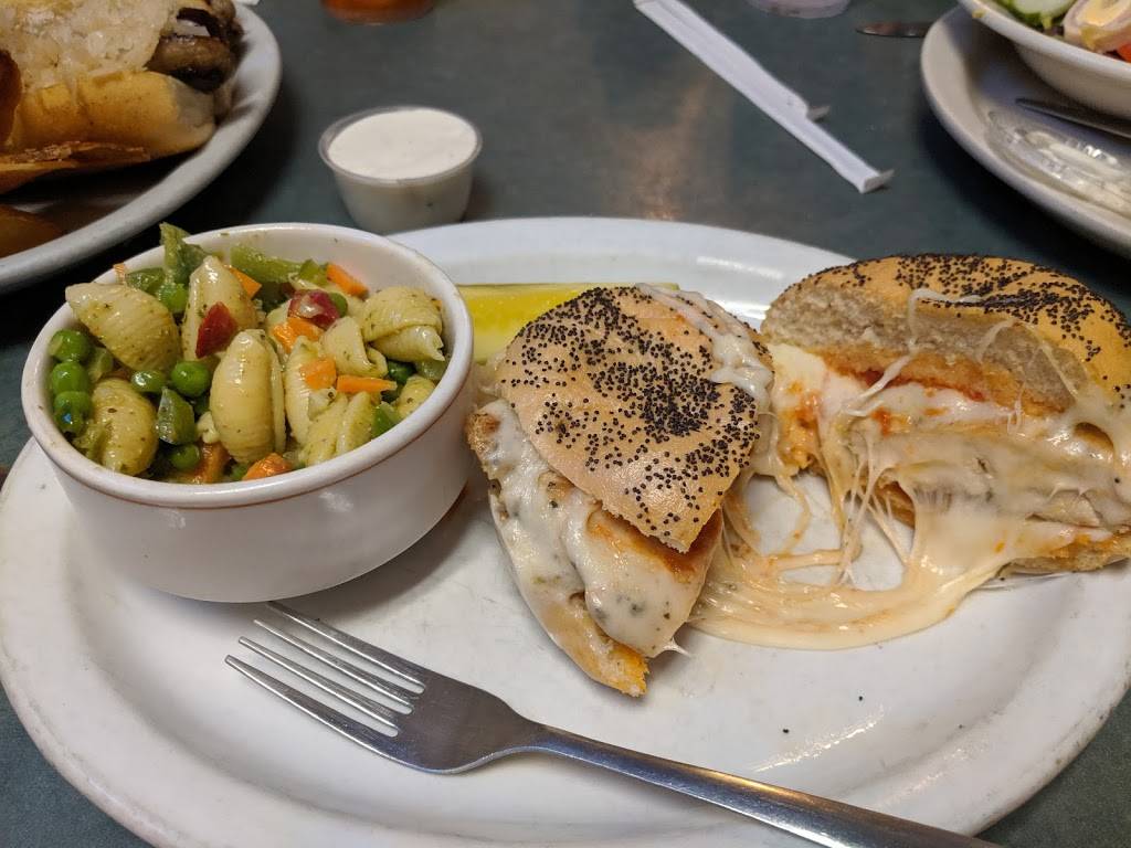 Picadelis Pub-In-Deli | 1600 Matthews-Mint Hill Rd A, Matthews, NC 28105, USA | Phone: (704) 841-1918