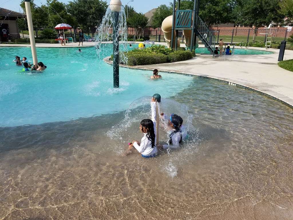 Creekstone Village Recreation Center | 5438, Creekstone Village Dr, Sugar Land, TX 77479, USA | Phone: (713) 332-4750