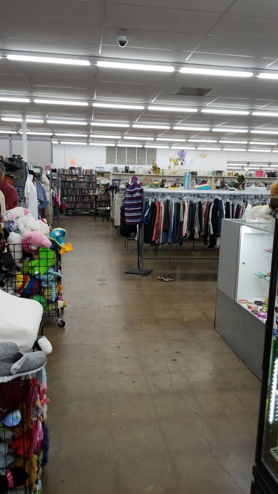 Thrift Giant | 1145 E Irving Blvd, Irving, TX 75060, USA | Phone: (972) 554-2599