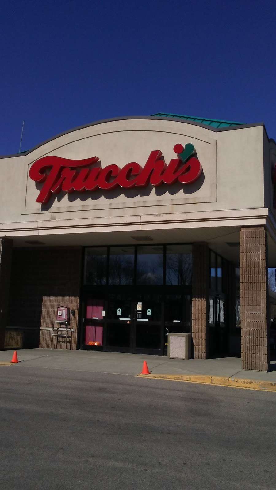 Trucchi's Supermarkets Abington in 858 Bedford St, Abington, MA 02351, USA