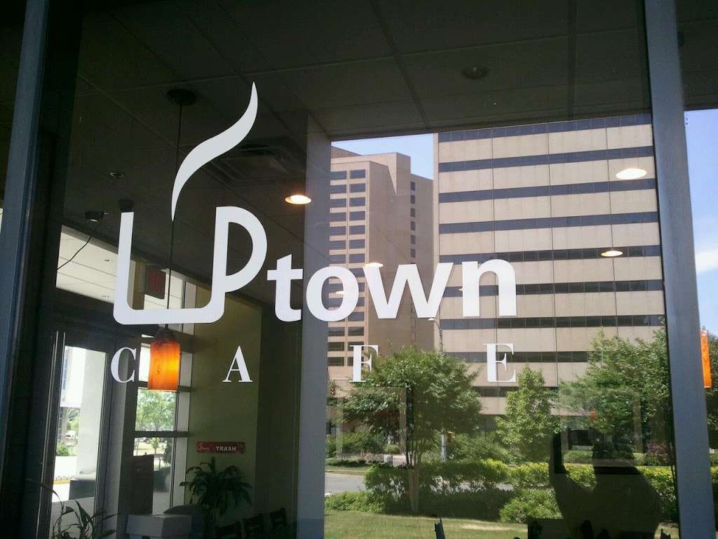 Uptown Cafe | 2800 Crystal Dr, Arlington, VA 22202, USA | Phone: (703) 549-0030