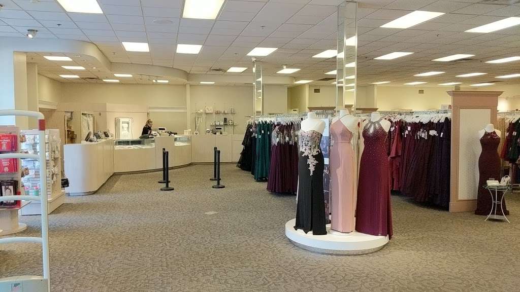 Davids Bridal | 6320 Ritchie Hwy, Baltimore, MD 21061, USA | Phone: (410) 789-7308