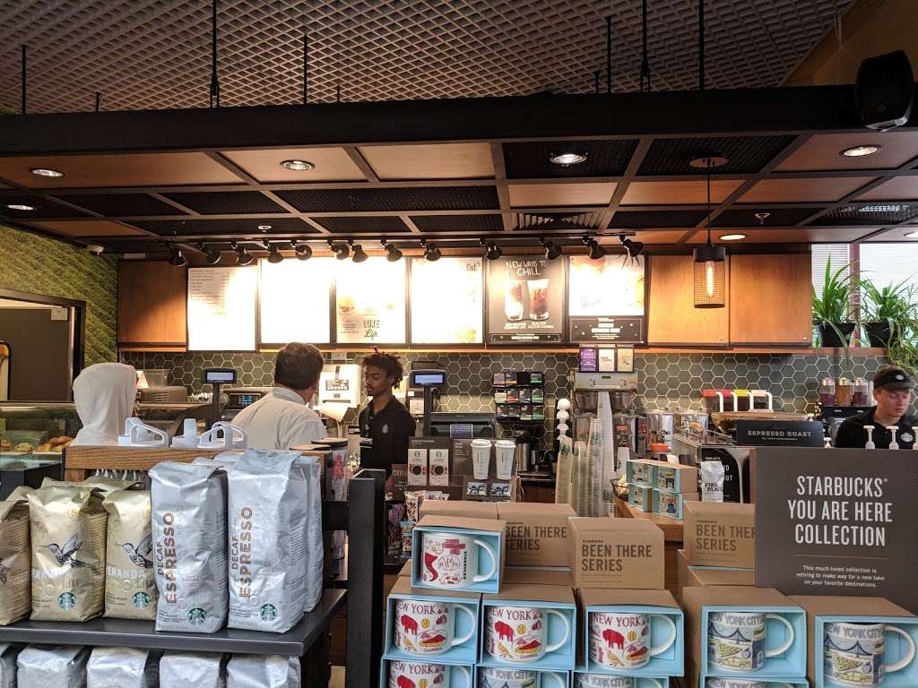 Starbucks | Garden St, Montvale, NJ 07645, USA | Phone: (201) 391-8509