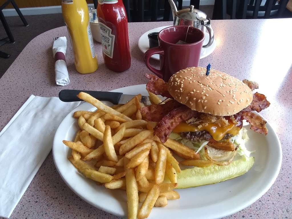 Mayfair Restaurant | 4461 W Lawrence Ave ste 1, Chicago, IL 60630, USA | Phone: (773) 685-6040 Mayfair Restaurant | 4461 W Lawrence Ave ste 1, Chicago, IL 60630, USA | Phone: (773) 685-6040