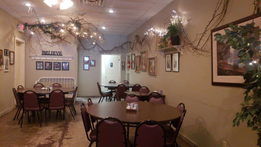 Paolucci Restaurant, Deli & Lounge | 113 S 3rd St, Atchison, KS 66002, USA | Phone: (913) 367-6105