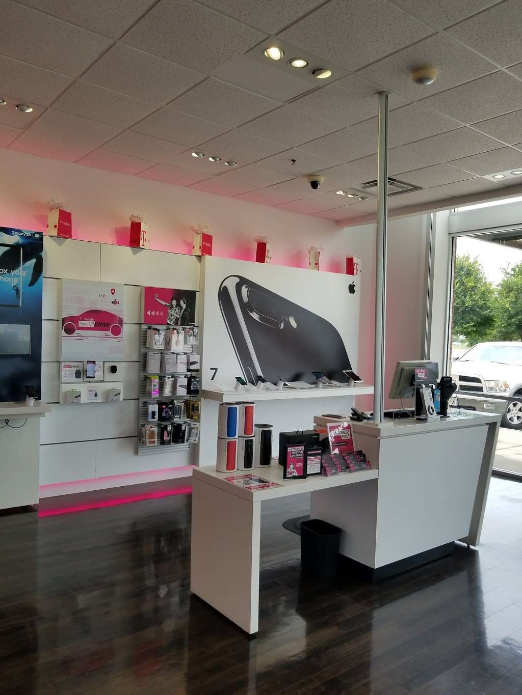 T-Mobile | 3003 North George Bush Freeway, Suite 200, Garland, TX 75040, USA | Phone: (972) 495-3417