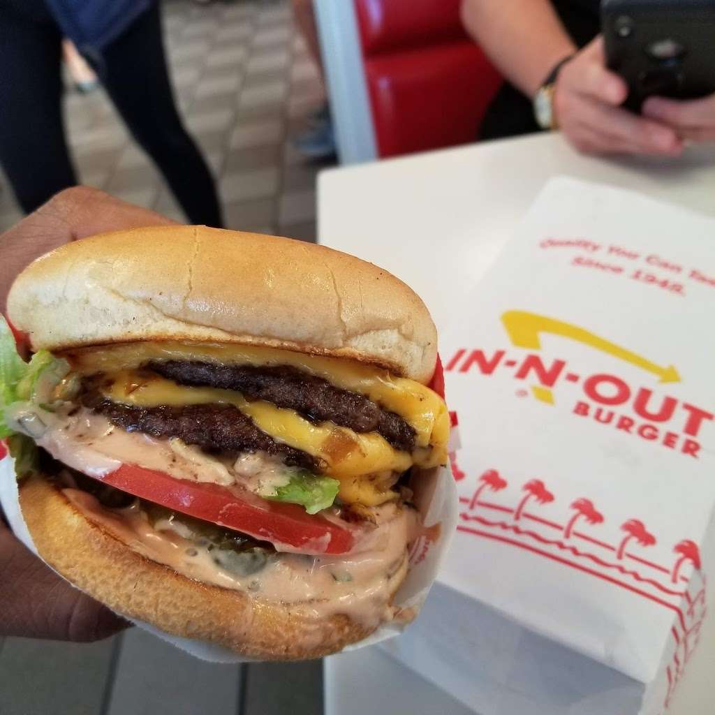 In-N-Out Burger | 9410 Mira Mesa Blvd, San Diego, CA 92126, USA | Phone: (800) 786-1000