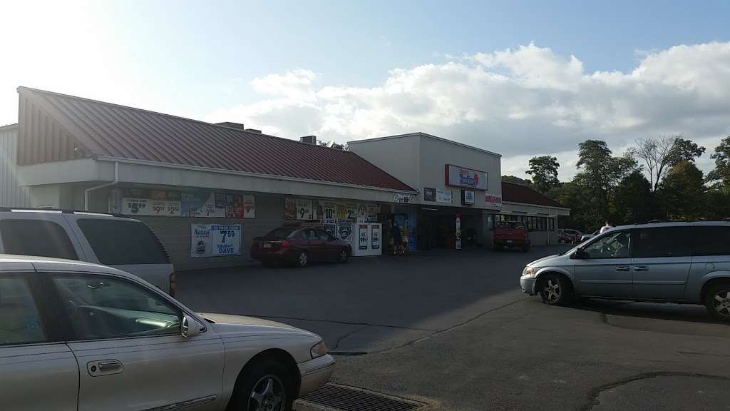 Daves Super Duper Supermarket | 200 Willow Ave, Honesdale, PA 18431, USA | Phone: (570) 251-9530