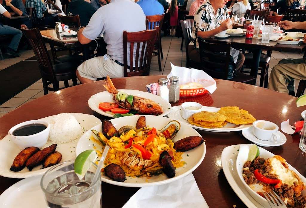 Las Vegas Cuban Cuisine Stirling - Hollywood | 2810 Stirling Rd, Hollywood, FL 33020, USA | Phone: (954) 927-0222