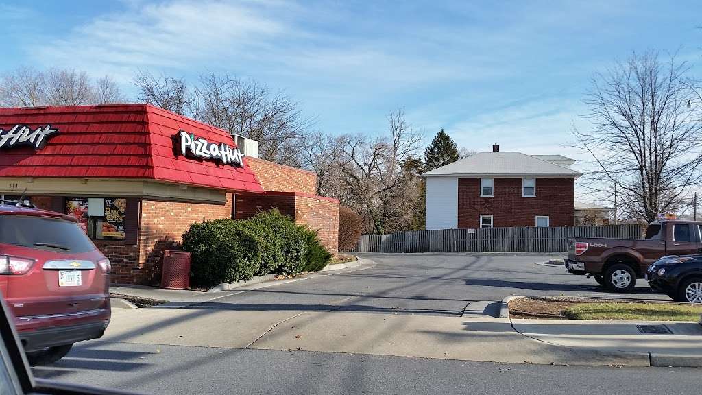 Pizza Hut | 814 S Cameron St, Winchester, VA 22601, USA | Phone: (540) 722-2111