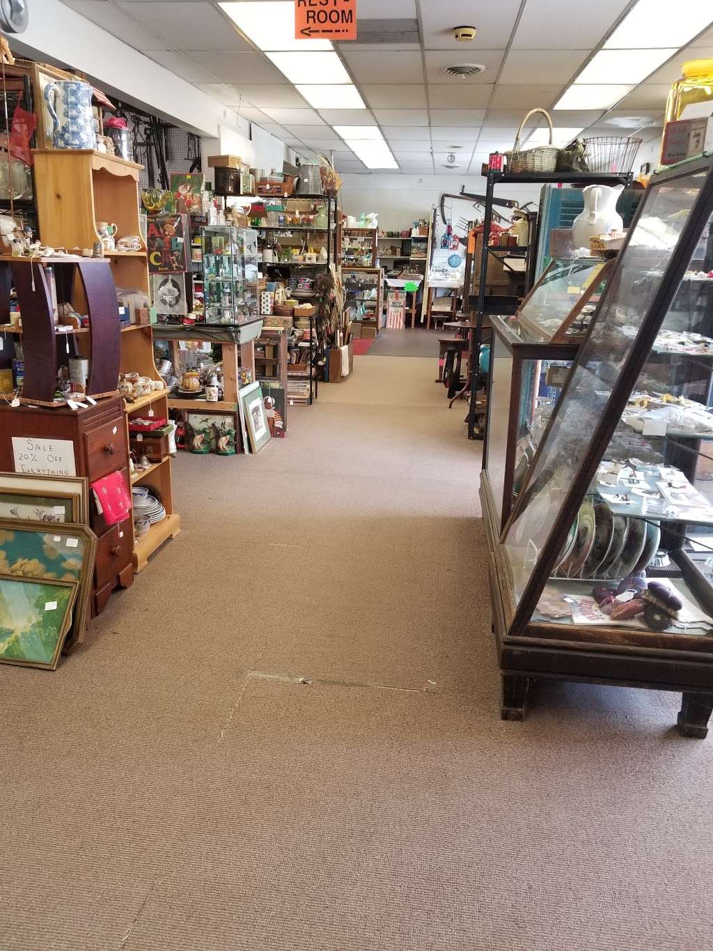 Fayetteville Antique Mall | 3653 Lincoln Way E, Fayetteville, PA 17222, USA | Phone: (717) 352-8485