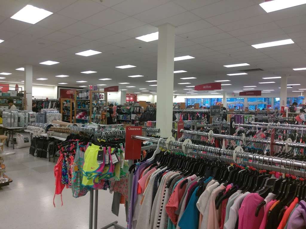 T.J. Maxx | 1651 N Victory Pl, Burbank, CA 91505, USA | Phone: (818) 847-1911