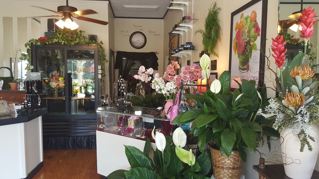 Shananne Cain Florist Inc | 123 N Central Ave, Umatilla, FL 32784 | Phone: (352) 669-5994