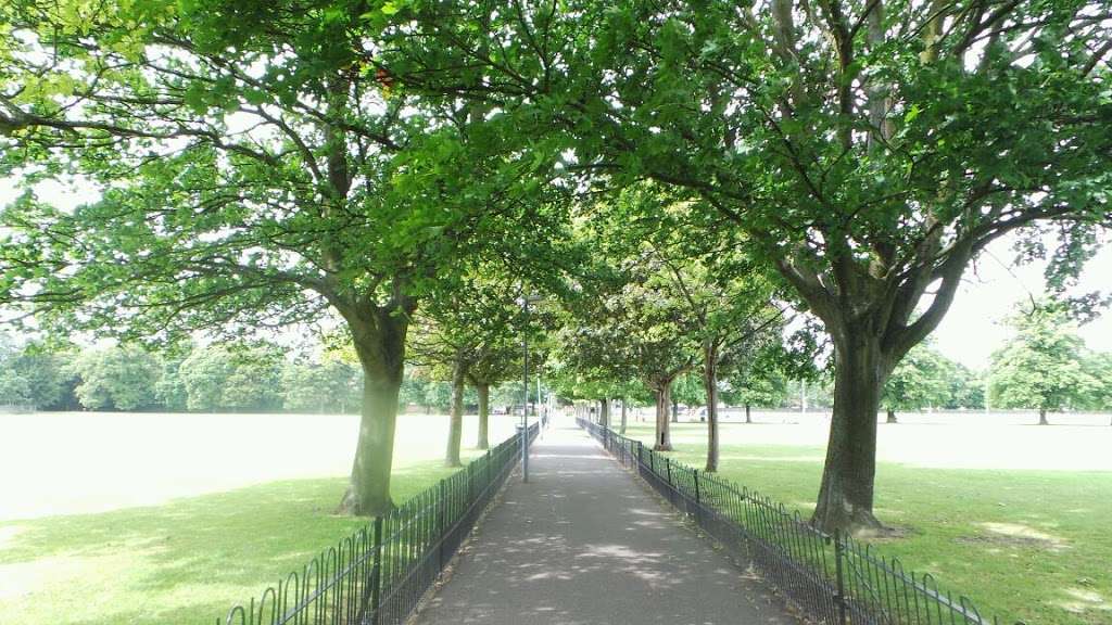 Charlton Park | 21 Cemetery Ln, London SE7 8DZ, UK | Phone: 020 8856 0929